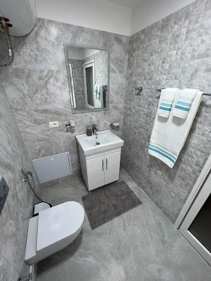 Homestay Florent'S Superb Studio, Free Parking & Garden!! Tirana